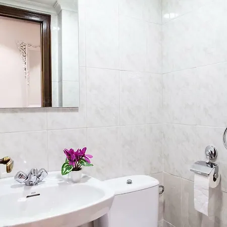 Vivienda Con Parking Incluido - Zona Van Dyck Apartment *